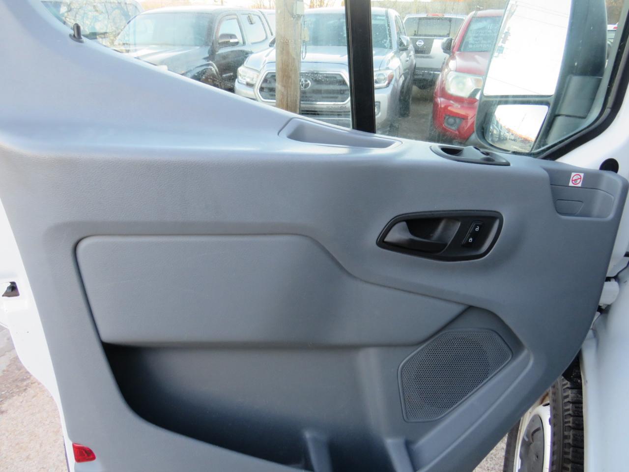 Ford Transit 150 Van Low Roof w/Sliding Pass. 130-in. WB 2019