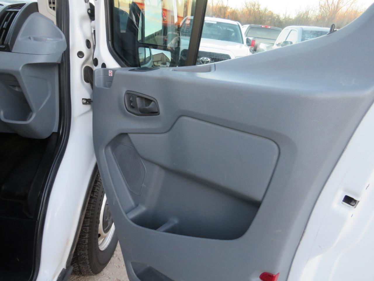 Ford Transit 150 Van Low Roof w/Sliding Pass. 130-in. WB 2019