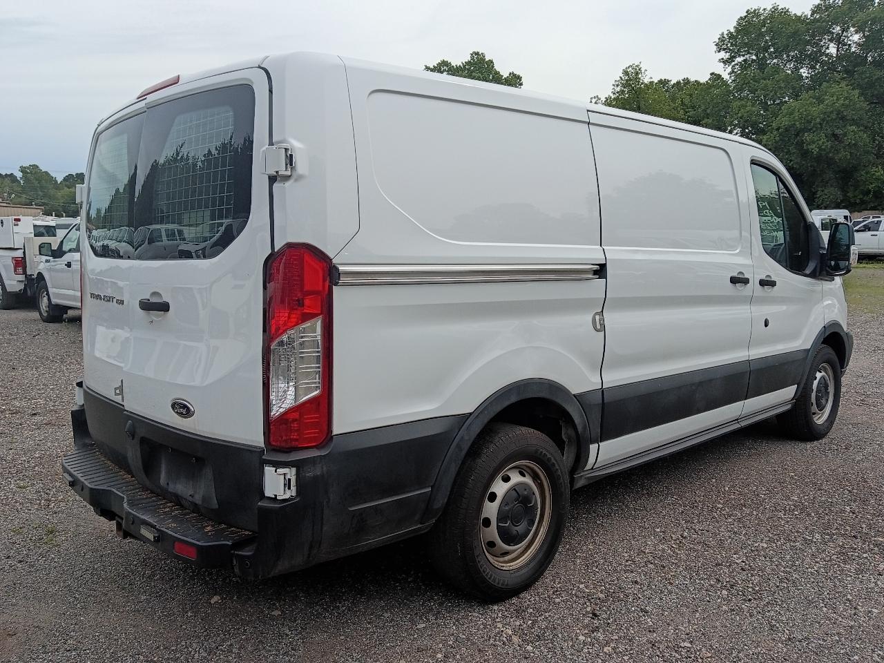 Ford Transit 150 Van Low Roof w/Sliding Pass. 130-in. WB 2019