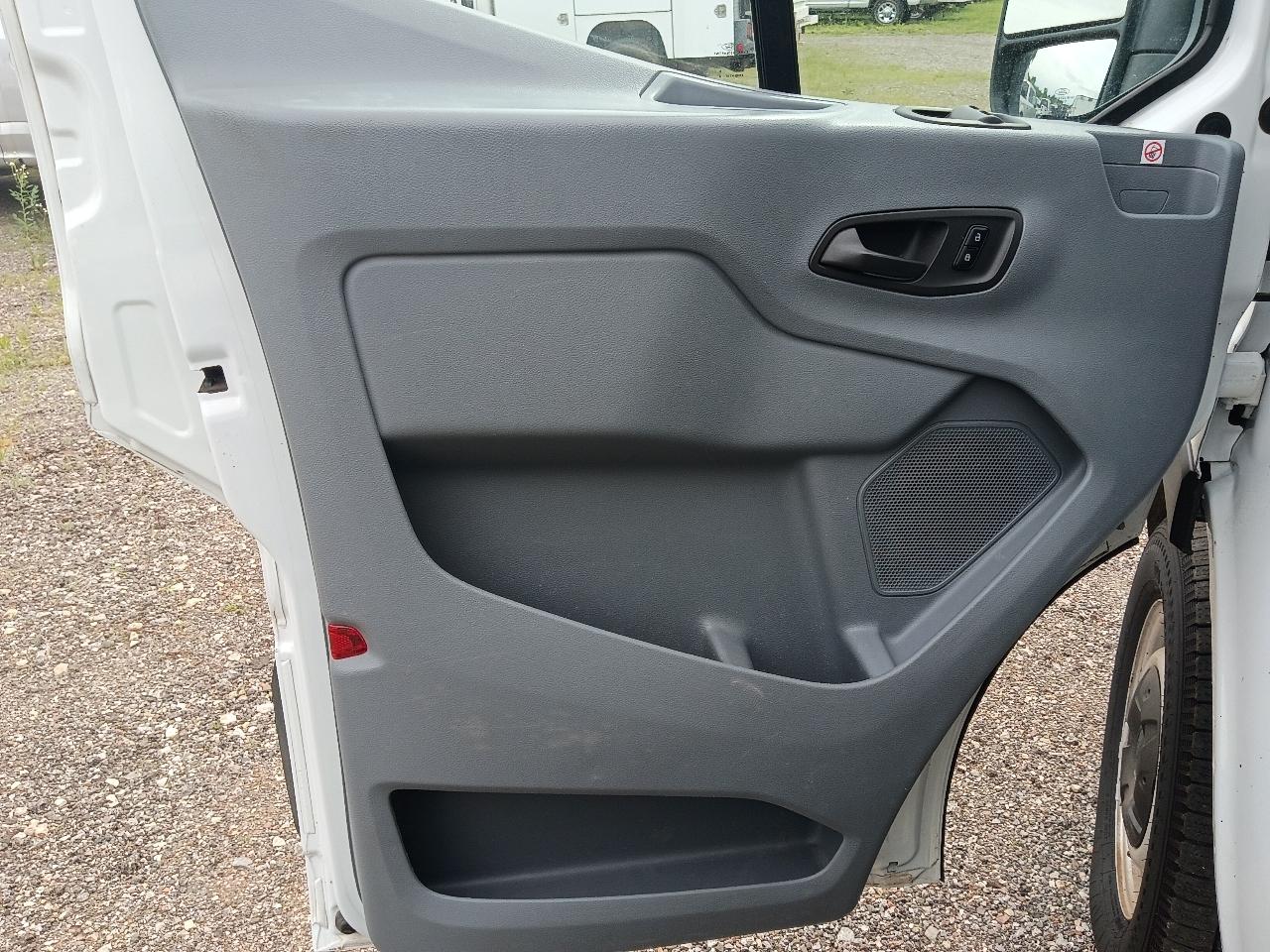 Ford Transit 150 Van Low Roof w/Sliding Pass. 130-in. WB 2019