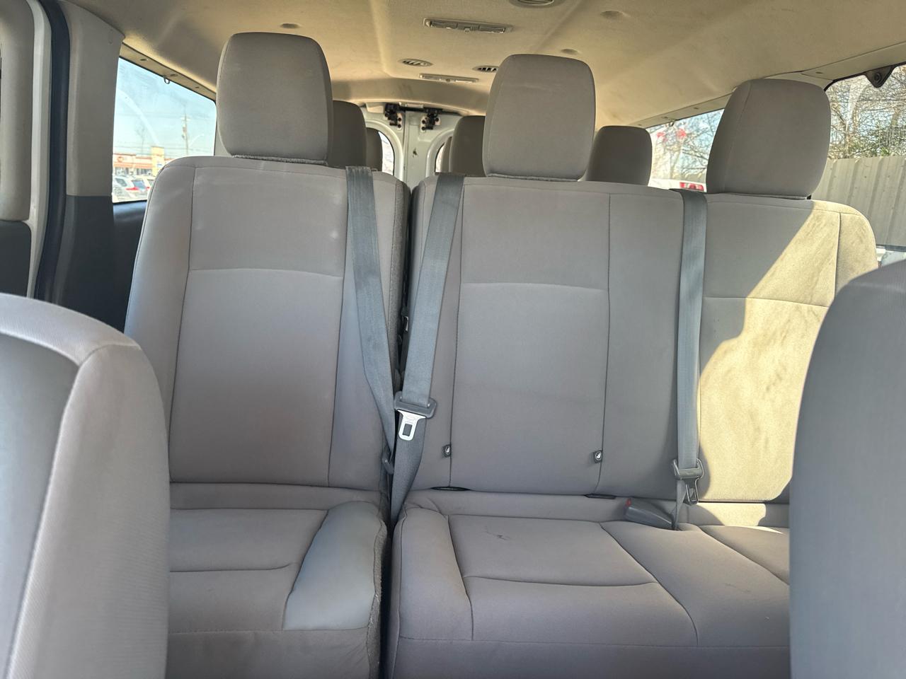 Nissan NV Passenger 3500 S V8 2016