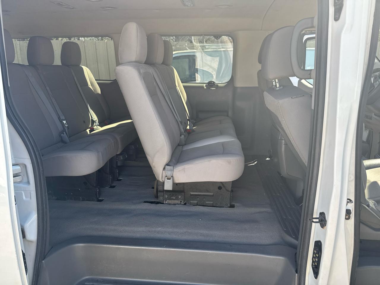 Nissan NV Passenger 3500 S V8 2016
