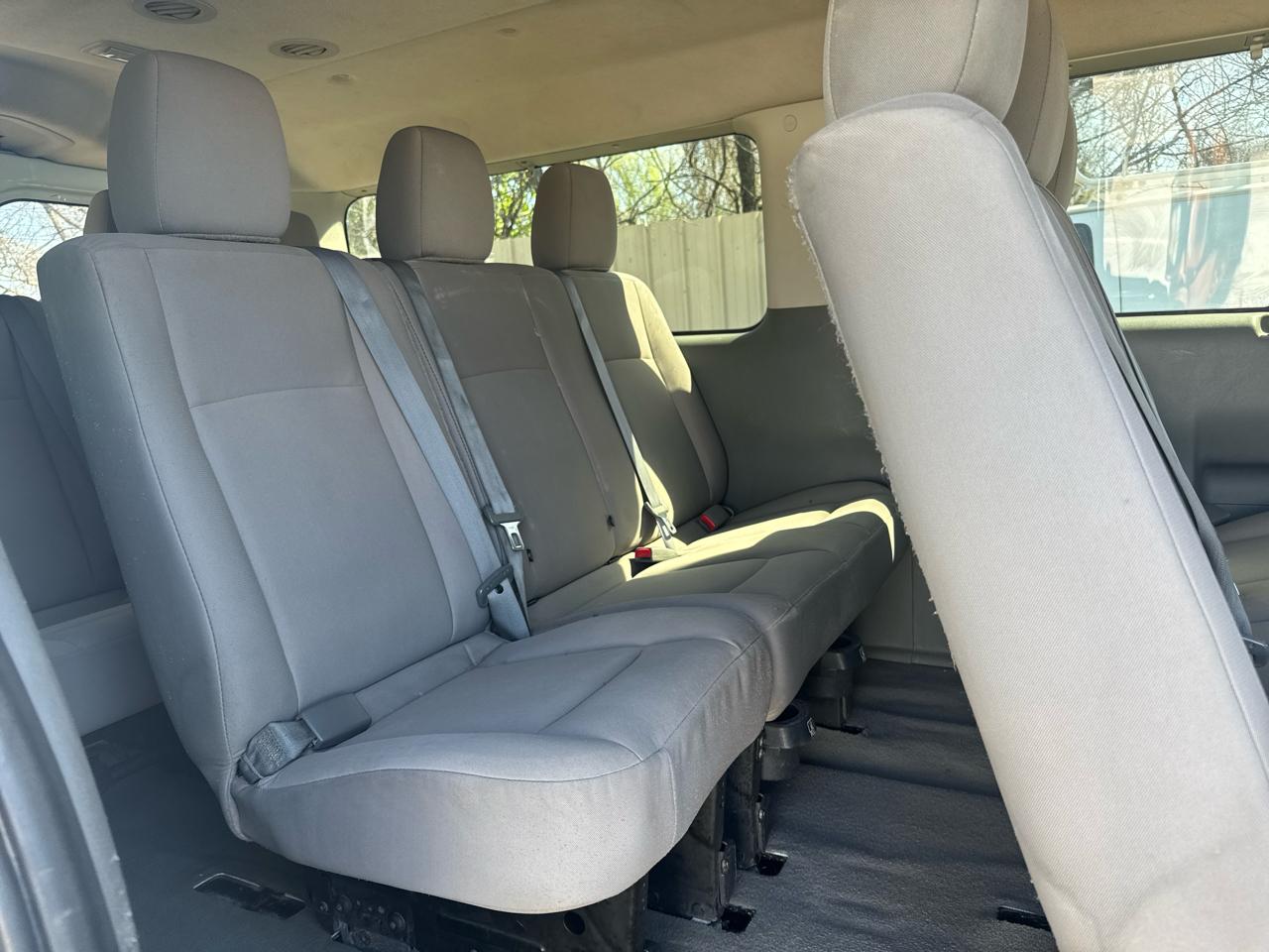 Nissan NV Passenger 3500 S V8 2016