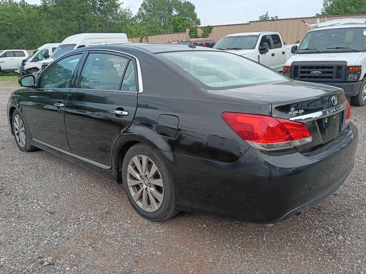 Toyota Avalon  2011