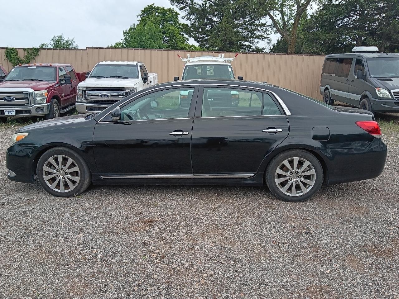 Toyota Avalon  2011
