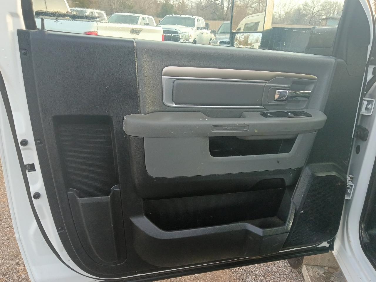 Dodge Ram 3500 Chassis Cab  2014