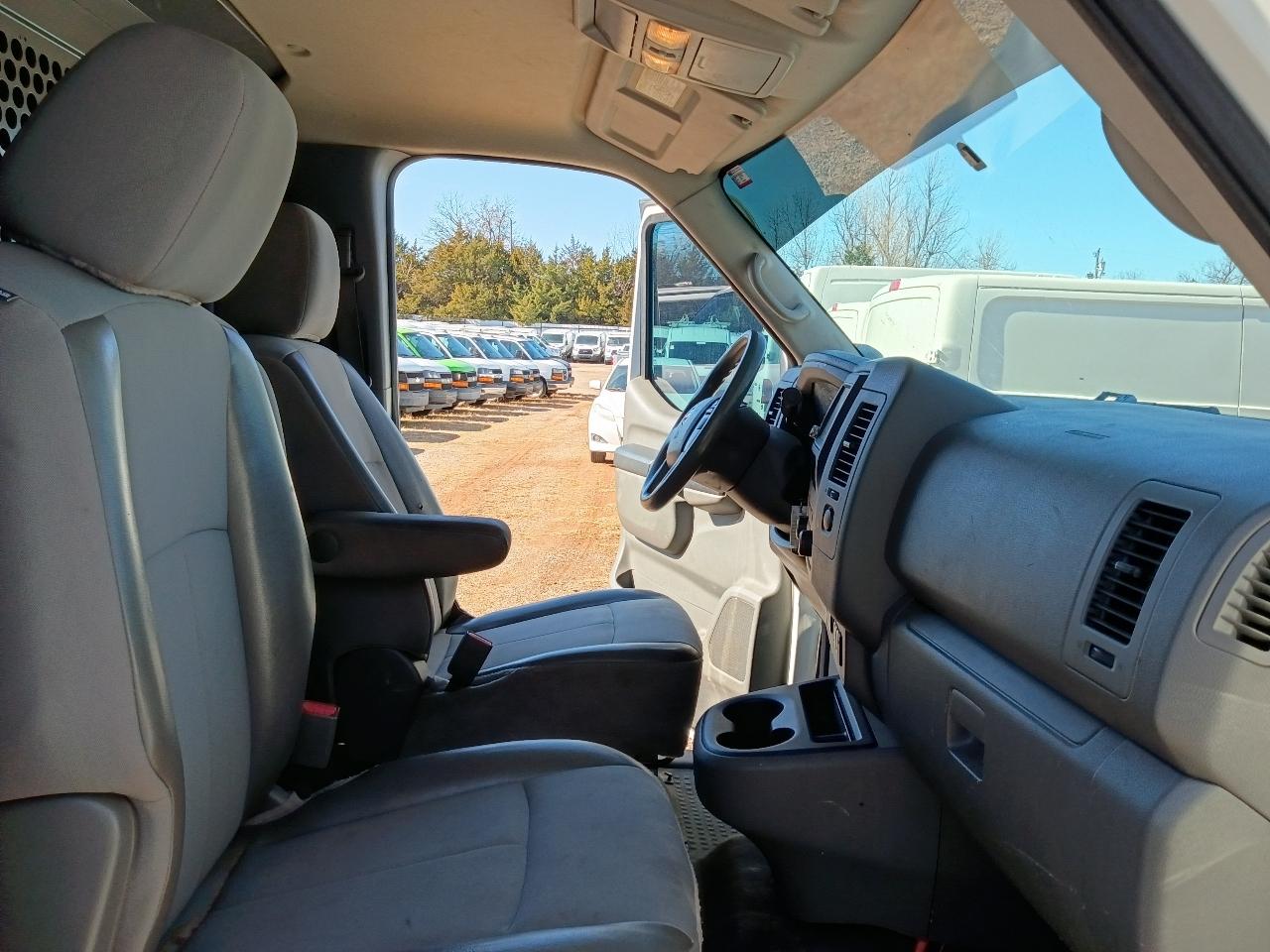 Nissan NV Cargo 1500 SV 2020