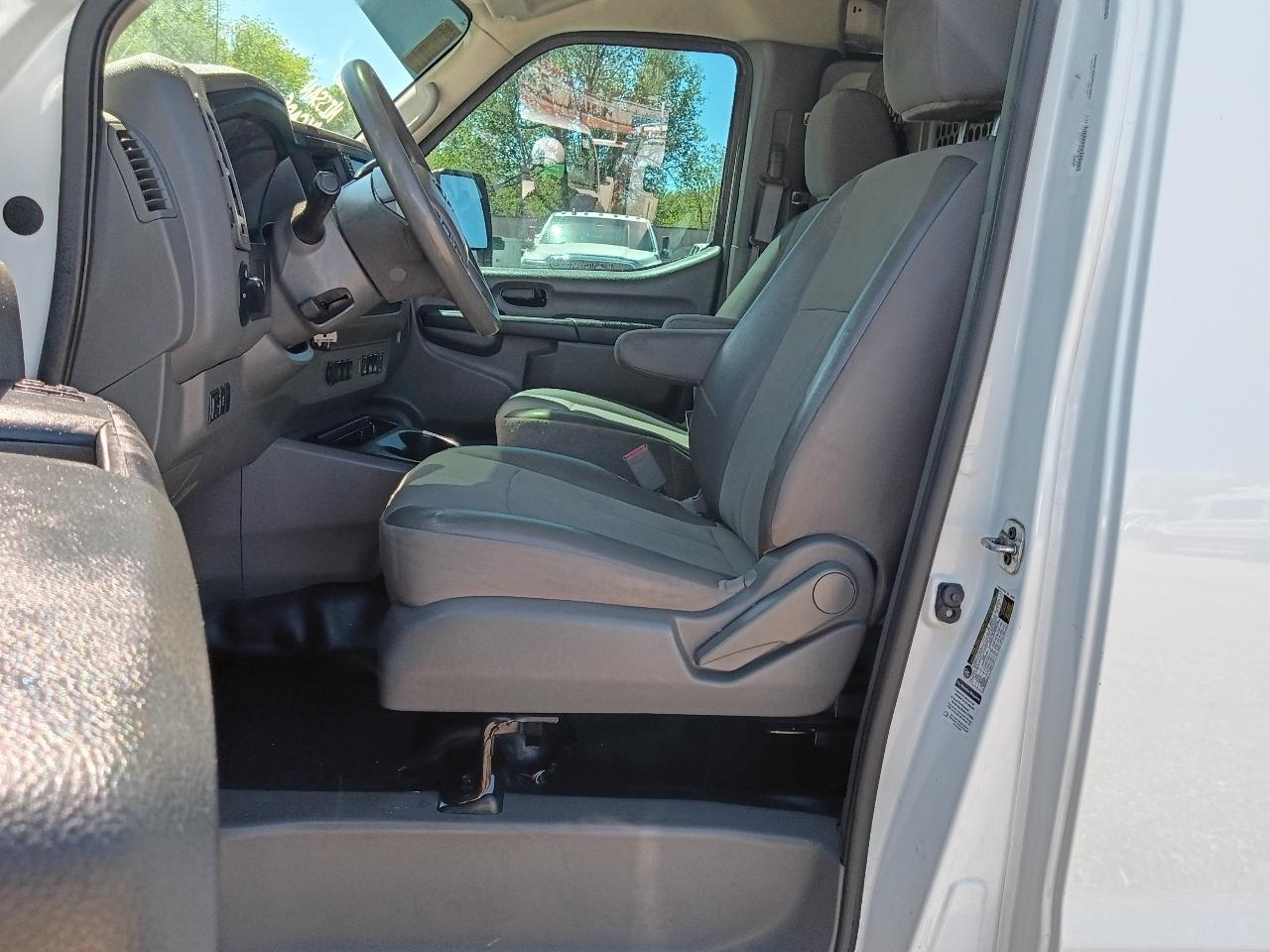 Nissan NV Cargo 1500 SV 2020