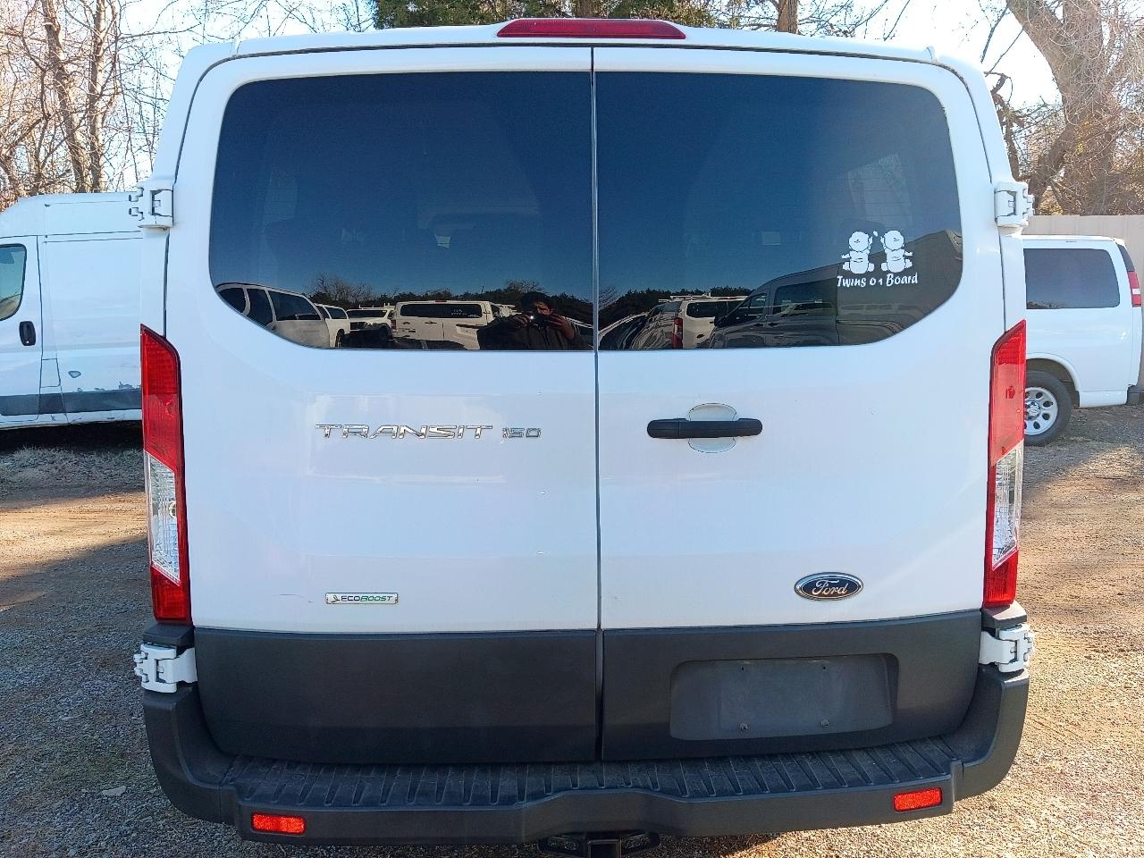 Ford Transit 150 Wagon Low Roof XL w/Sliding Pass. 130-in. WB 2015