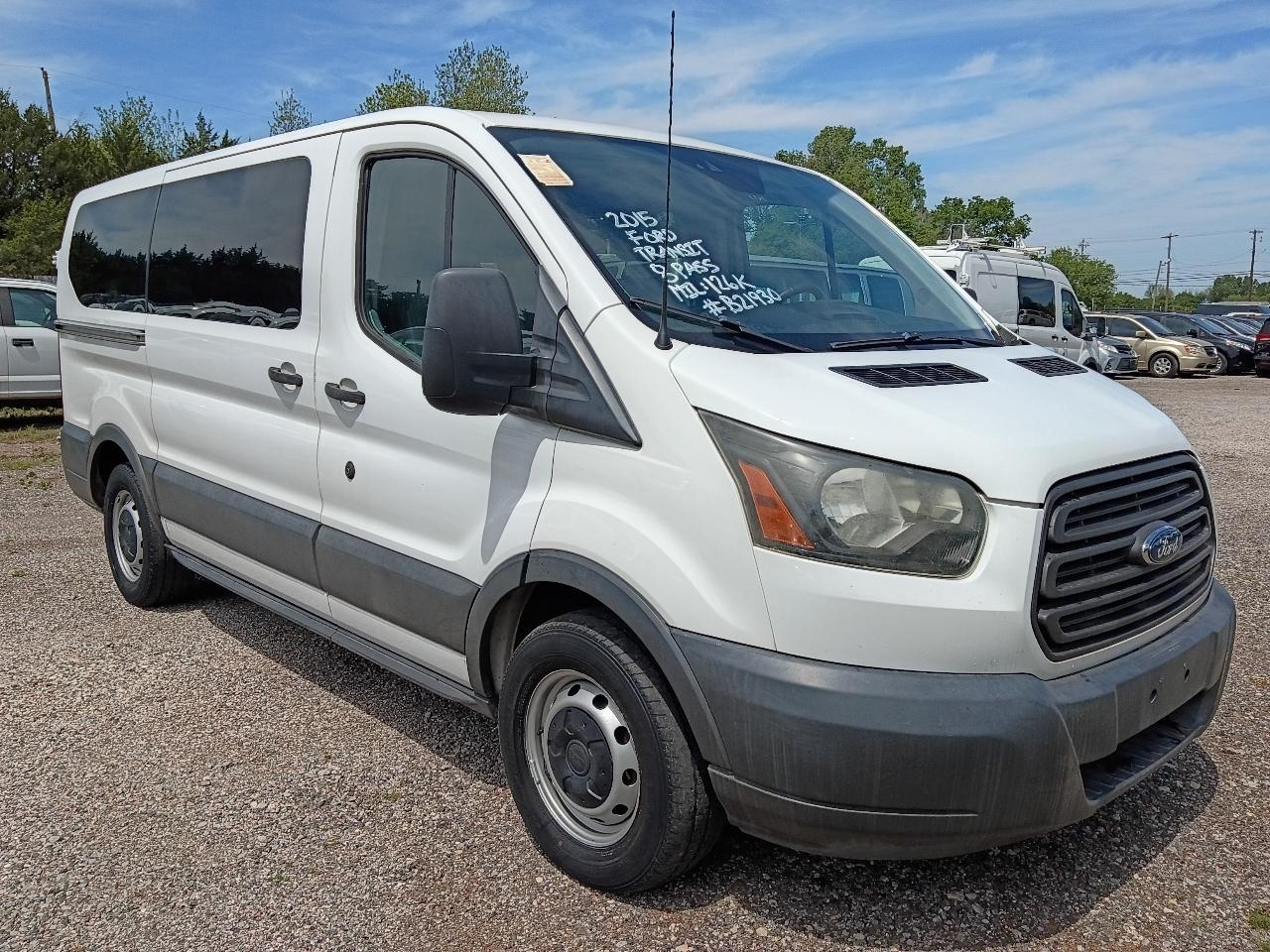 Ford Transit 150 Wagon Low Roof XL w/Sliding Pass. 130-in. WB 2015