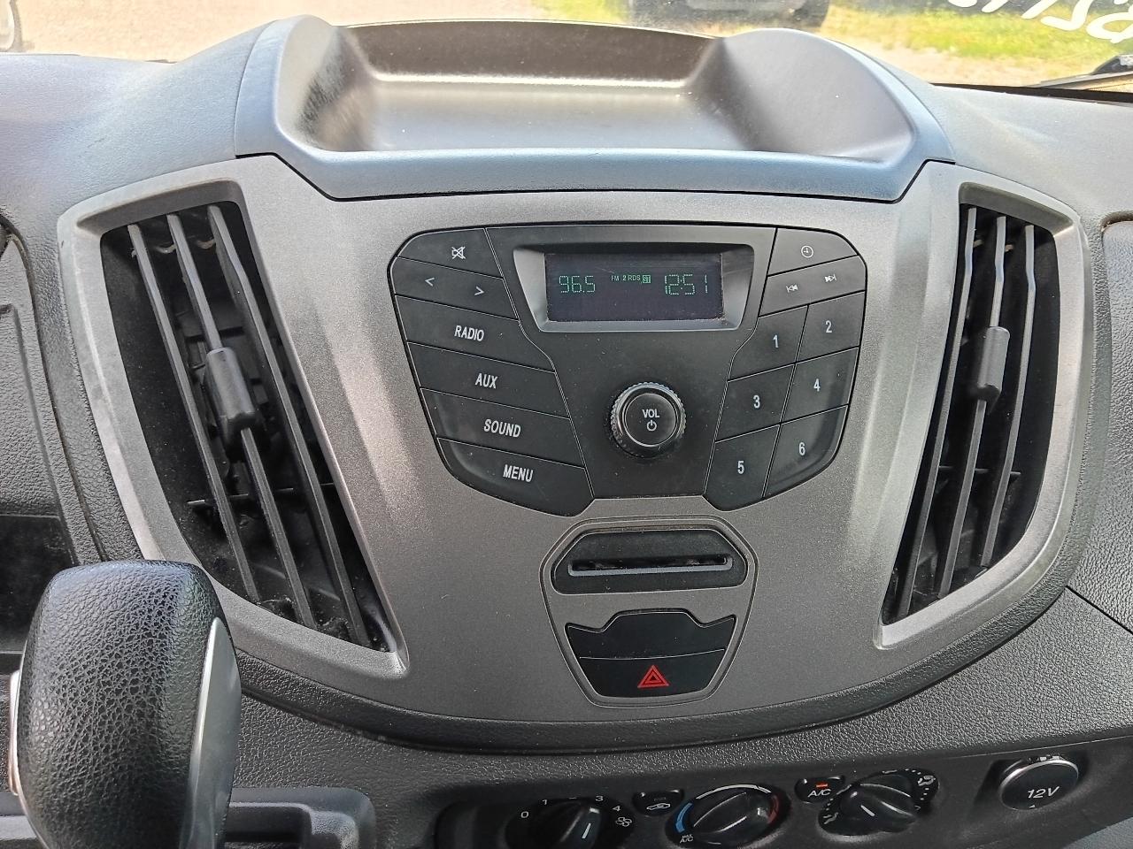 Ford Transit 150 Wagon Low Roof XL w/Sliding Pass. 130-in. WB 2015