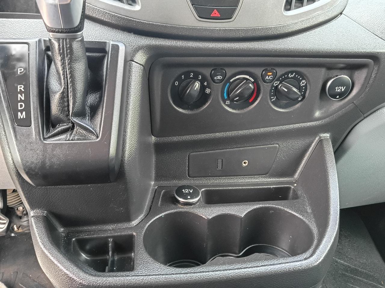Ford Transit 150 Wagon Low Roof XL w/Sliding Pass. 130-in. WB 2015