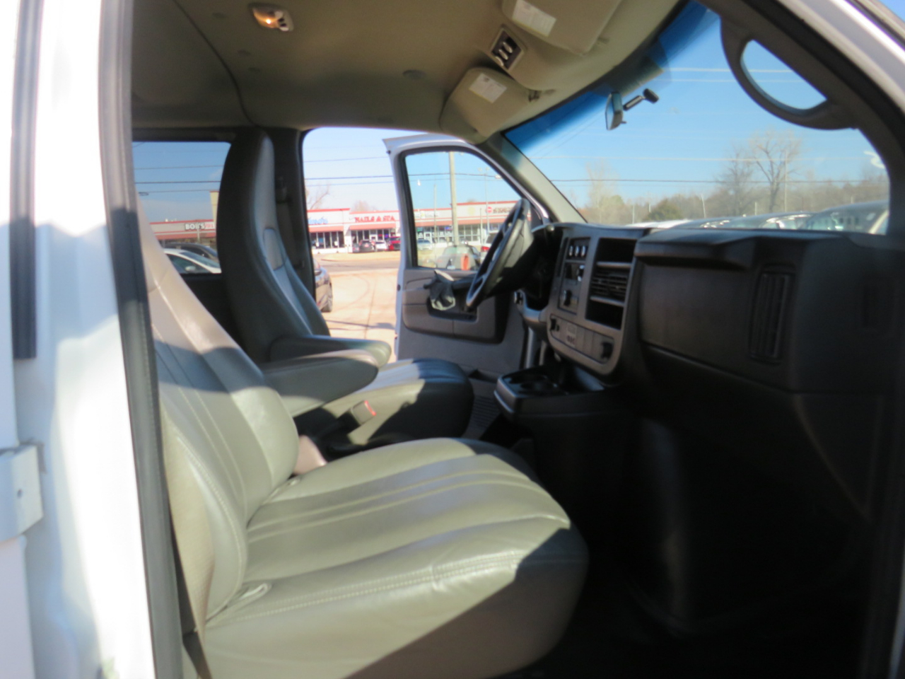 Chevrolet Express 1500 LS 2014