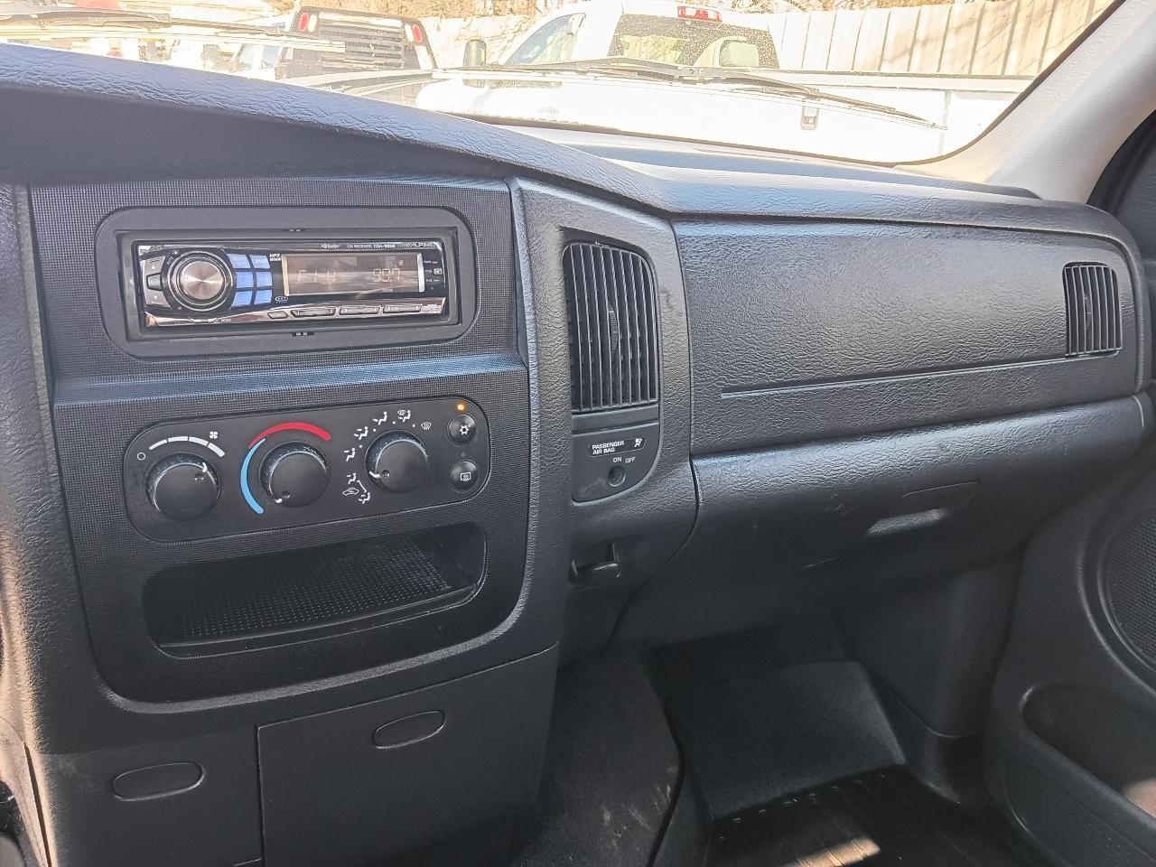 Dodge Ram 1500 Laramie Long Bed 2WD 2004