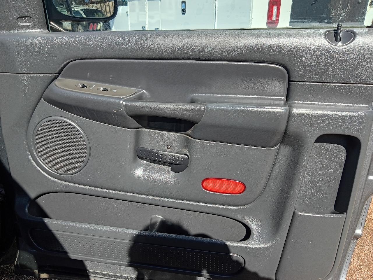 Dodge Ram 1500 Laramie Long Bed 2WD 2004