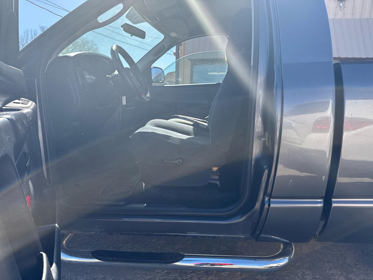 Dodge Ram 1500 Laramie Long Bed 2WD 2004