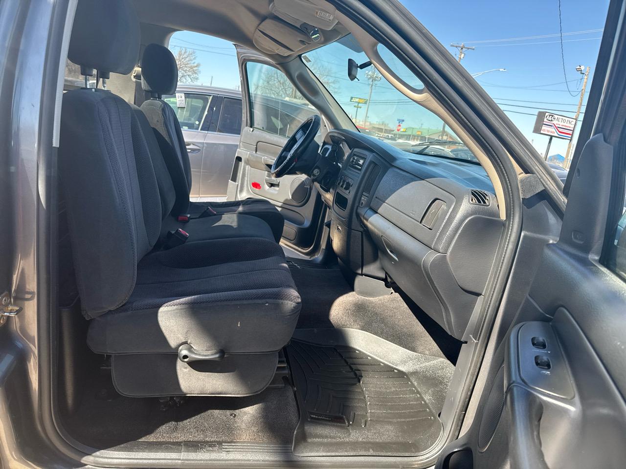 Dodge Ram 1500 Laramie Long Bed 2WD 2004