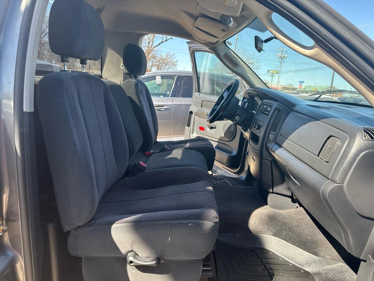 Dodge Ram 1500 Laramie Long Bed 2WD 2004