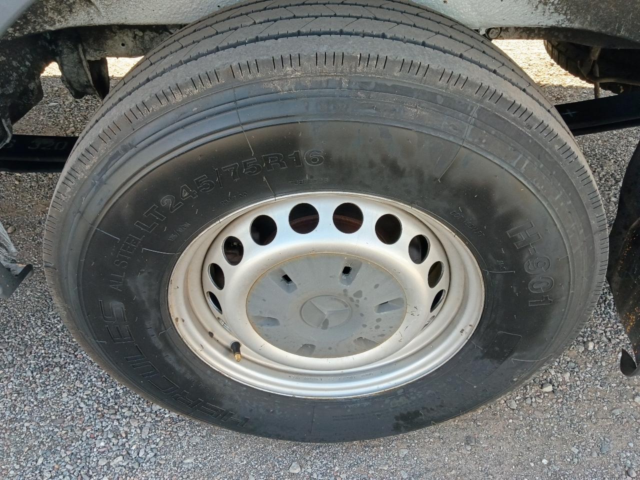 Mercedes-Benz Sprinter  2013