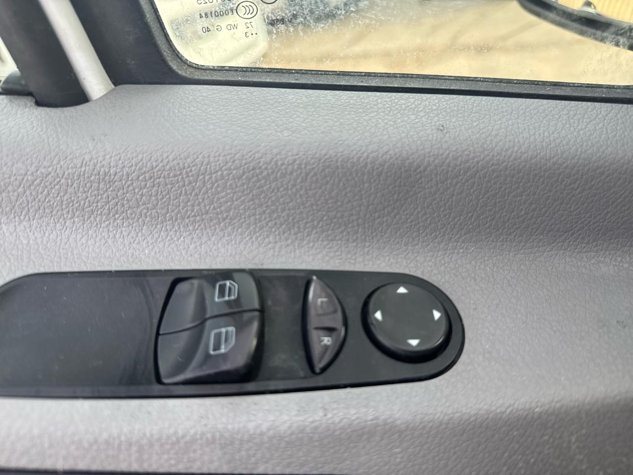 Mercedes-Benz Sprinter  2013