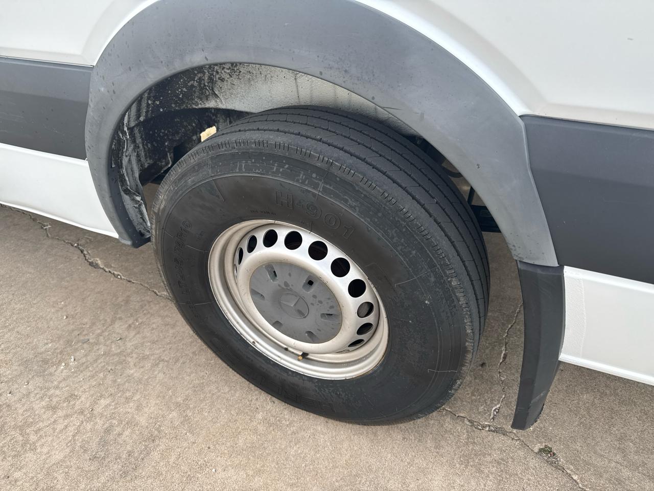 Mercedes-Benz Sprinter  2013