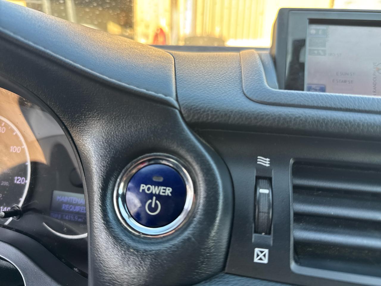 Lexus CT 200h Base 2013