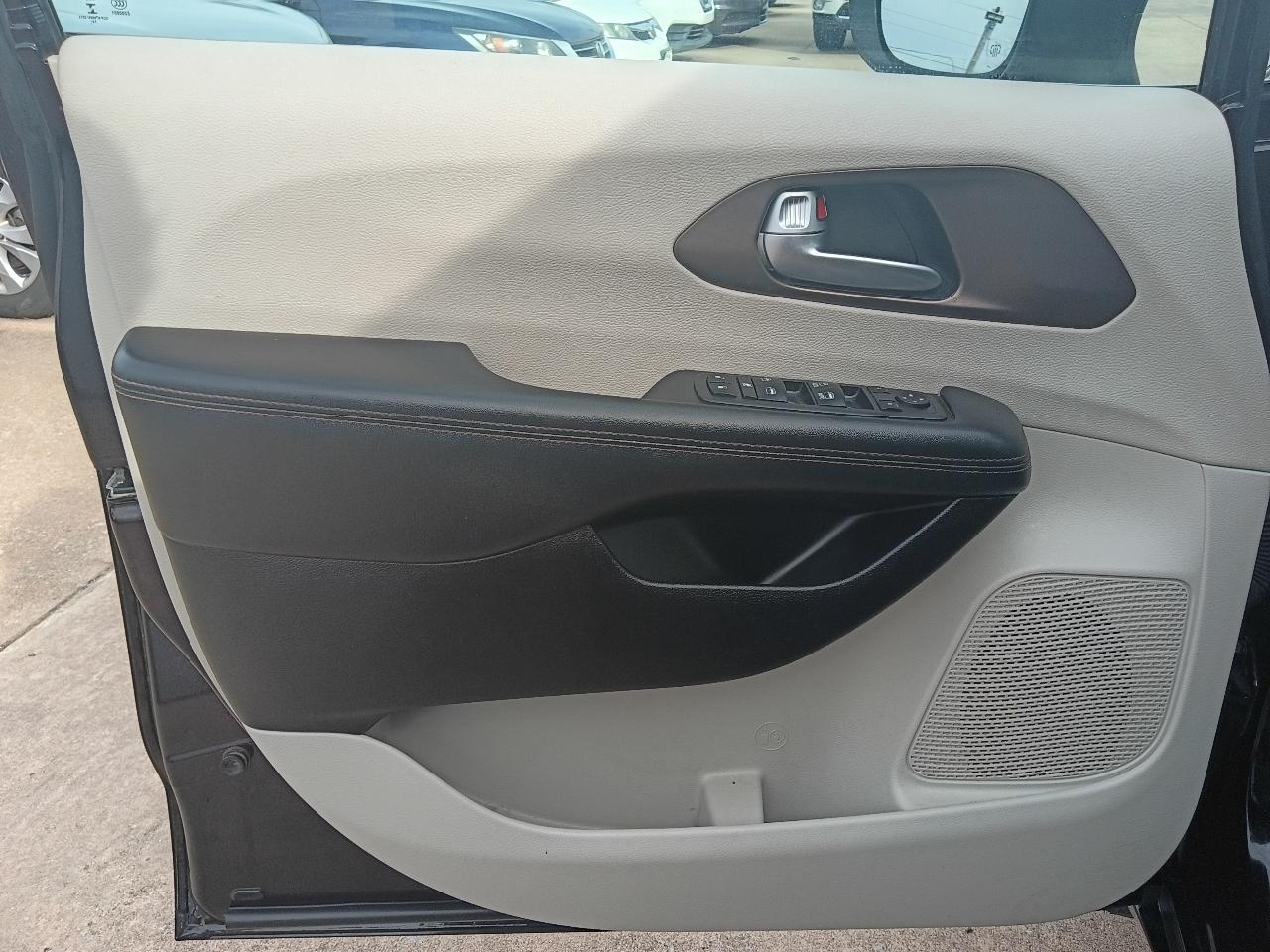 Chrysler Pacifica  2017