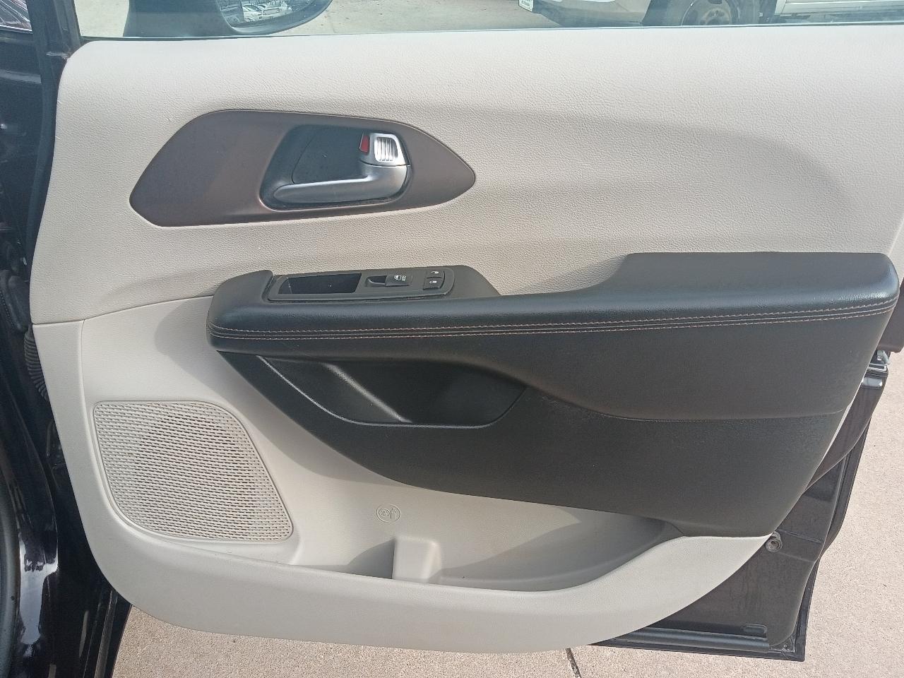 Chrysler Pacifica  2017