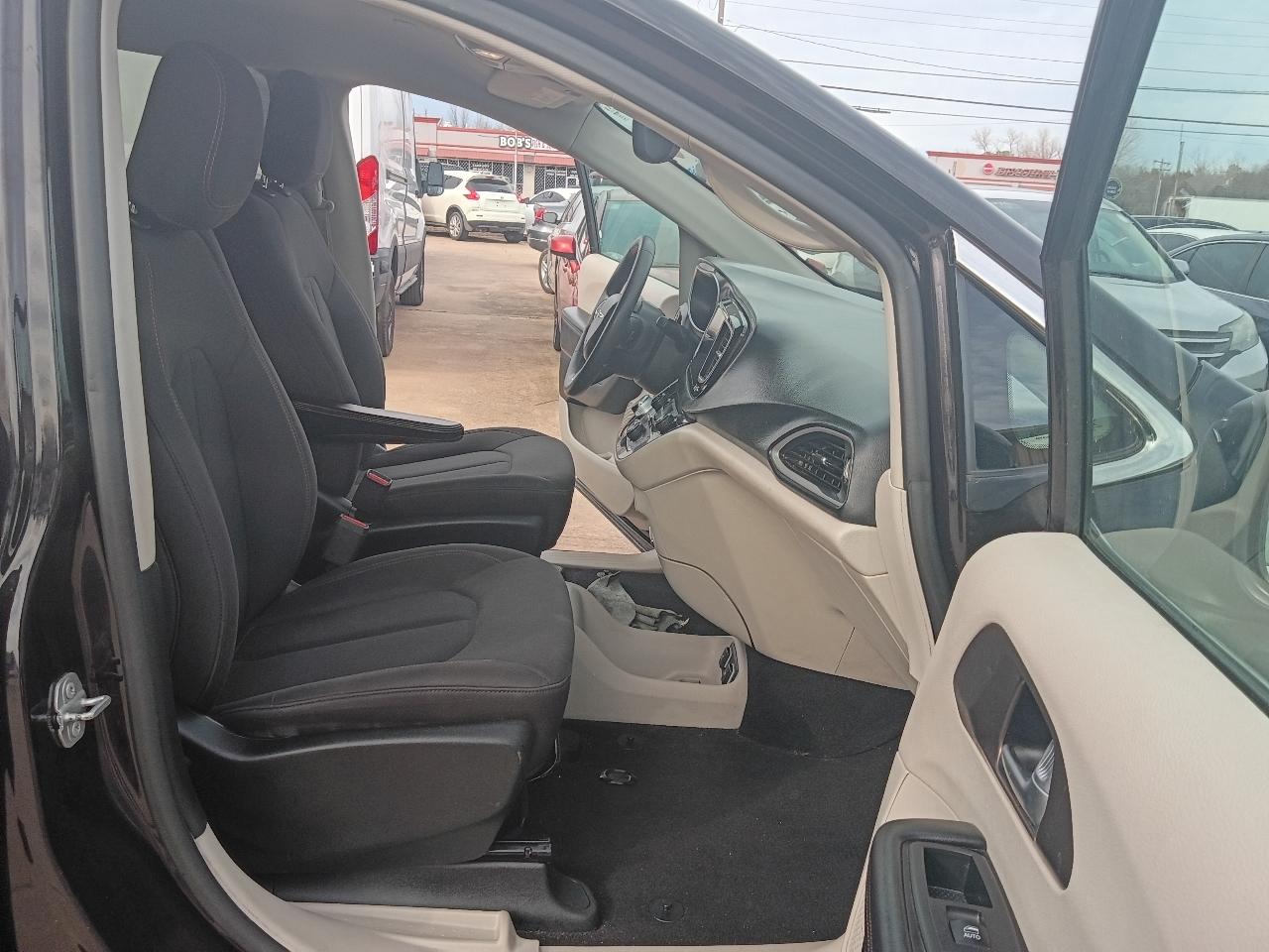 Chrysler Pacifica  2017