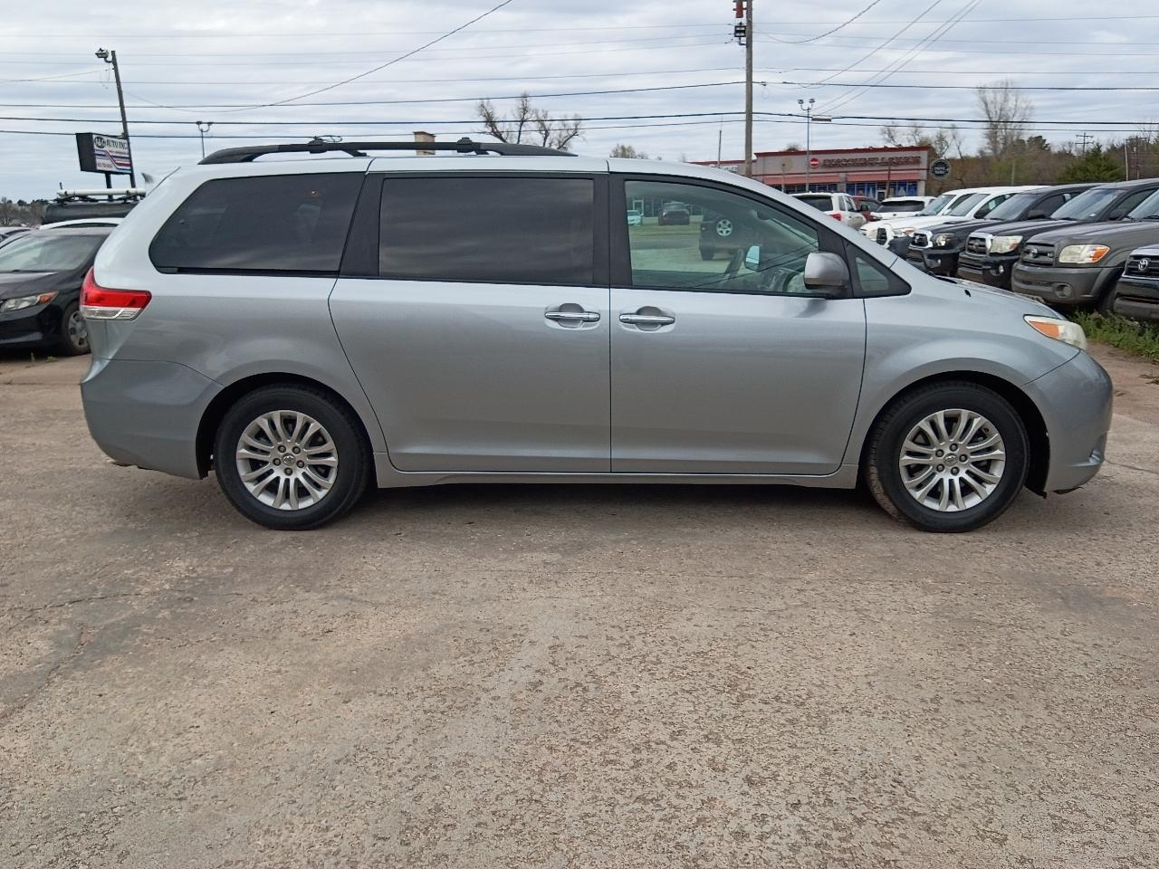Toyota Sienna  2014