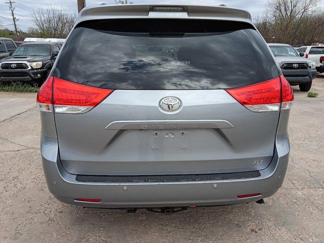 Toyota Sienna  2014