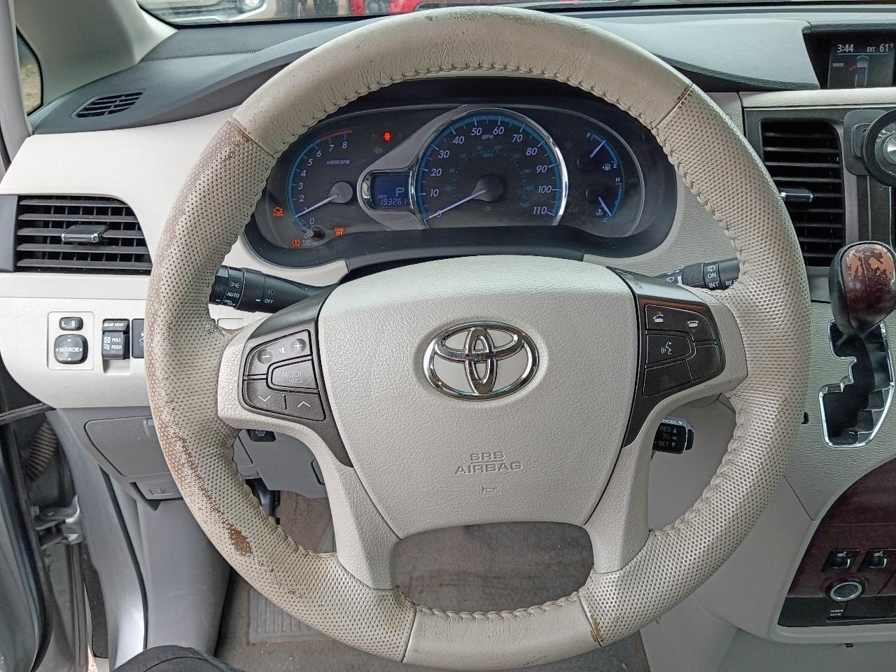 Toyota Sienna  2014