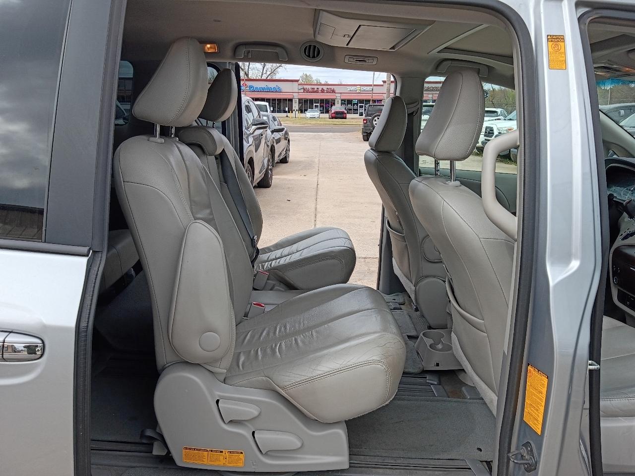 Toyota Sienna  2014