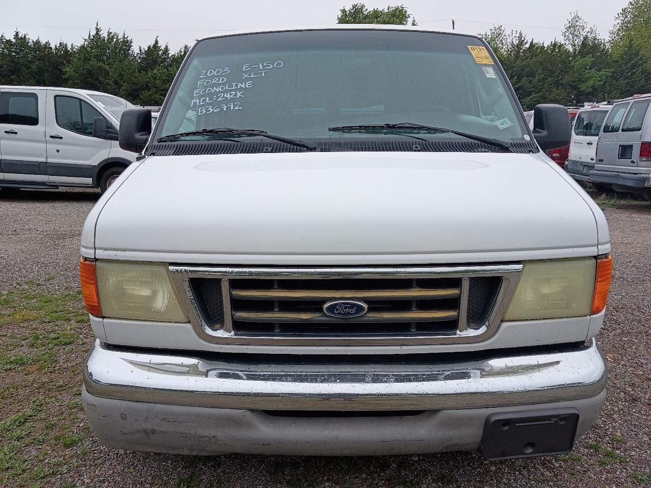 Ford Econoline E-150 XL 2003