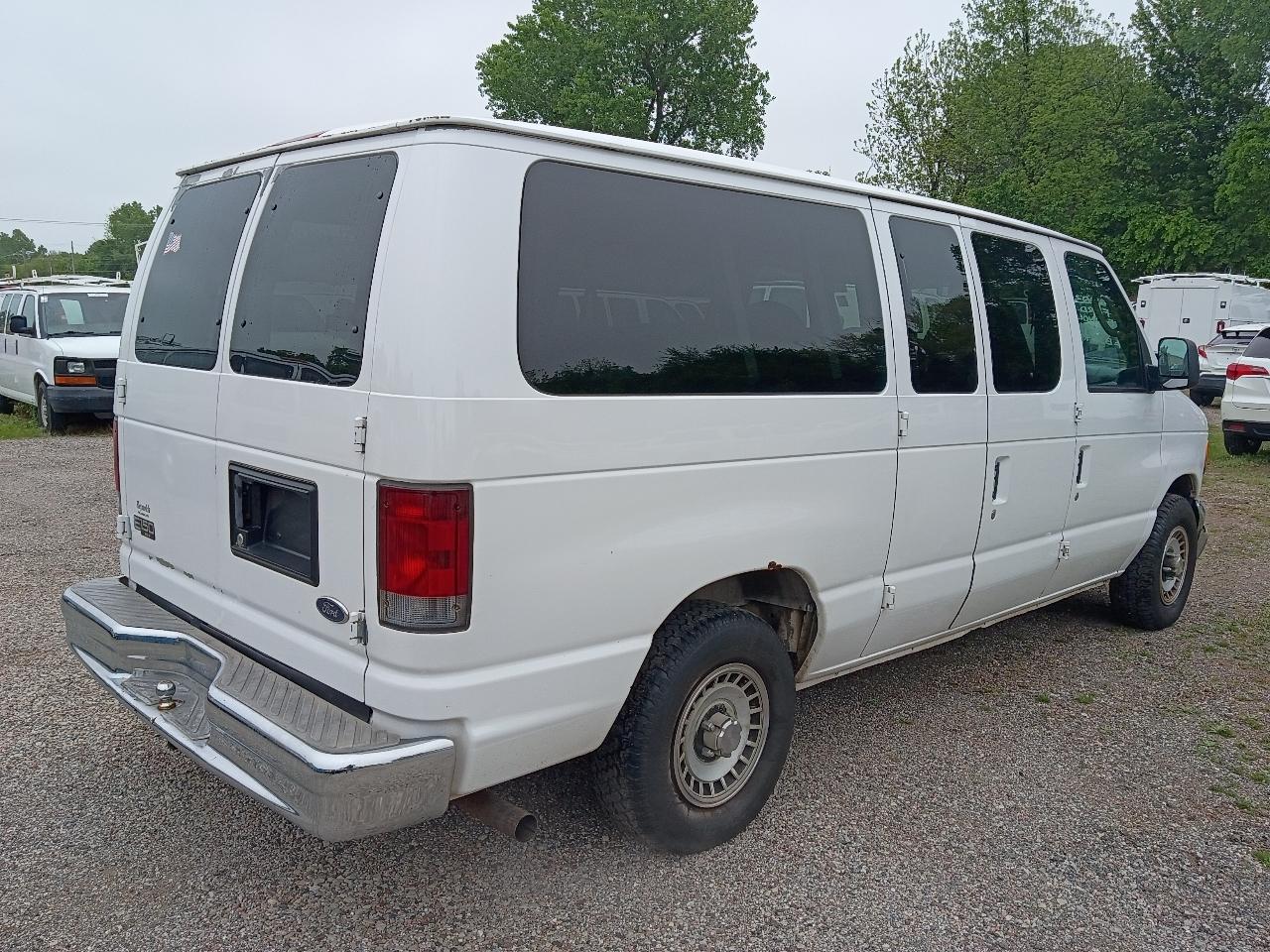 Ford Econoline E-150 XL 2003