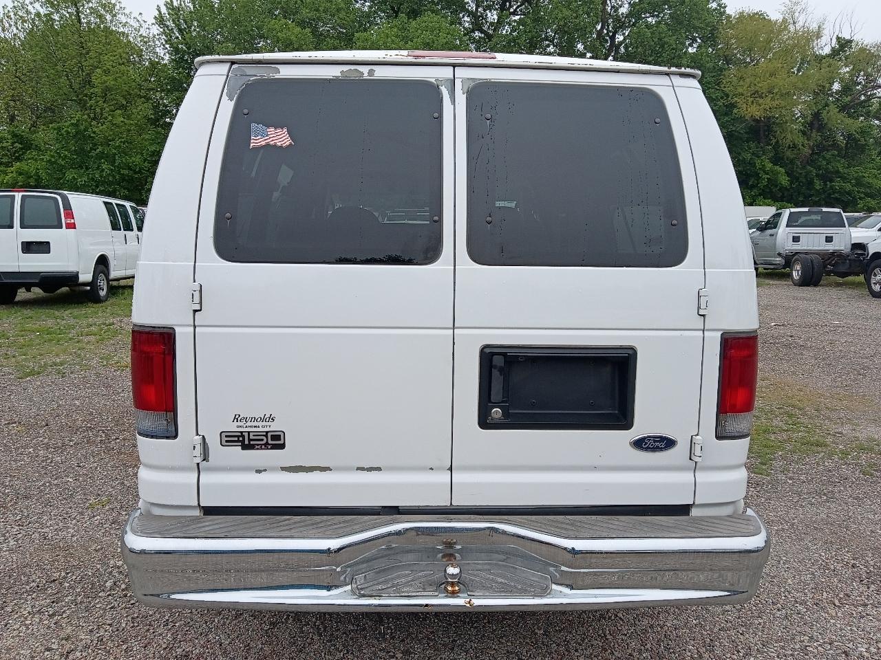 Ford Econoline E-150 XL 2003