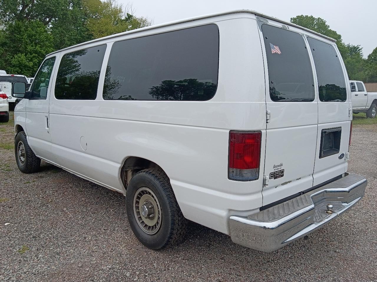 Ford Econoline E-150 XL 2003
