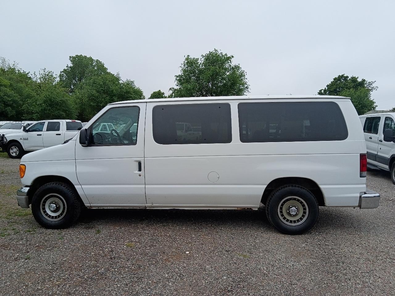 Ford Econoline E-150 XL 2003