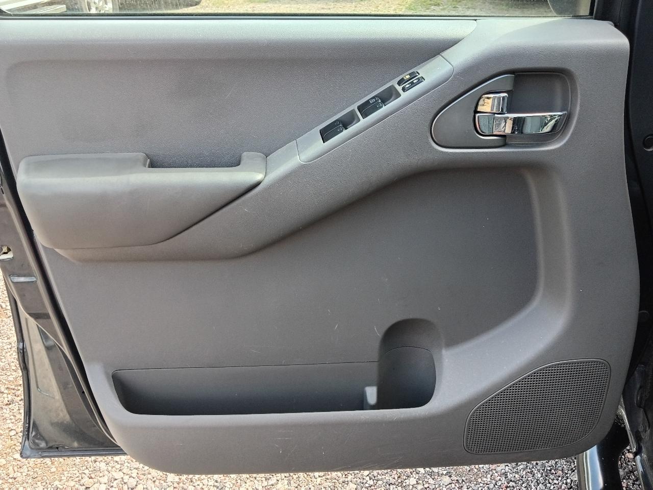 Nissan Frontier S Crew Cab 2WD 2012