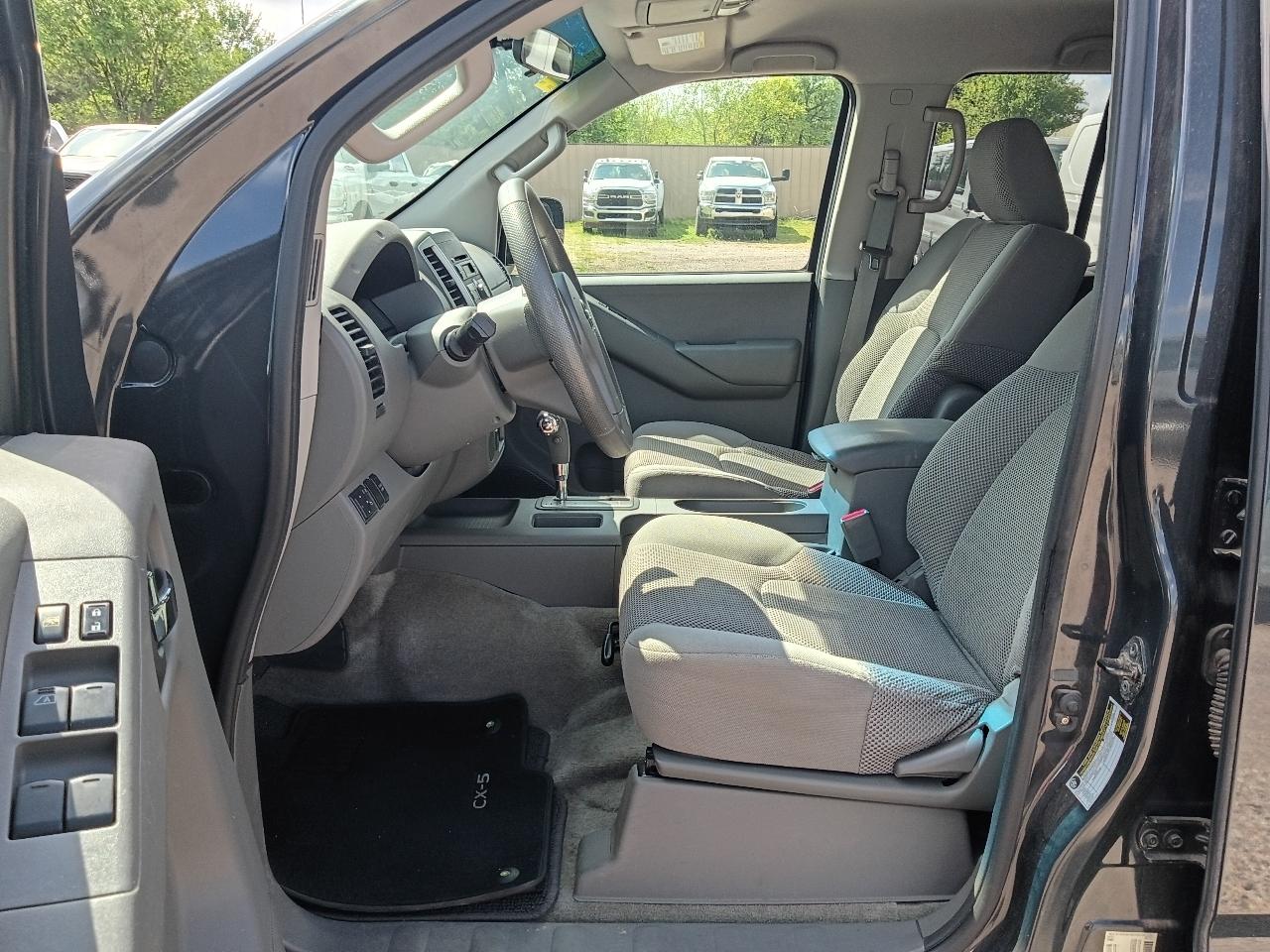 Nissan Frontier S Crew Cab 2WD 2012