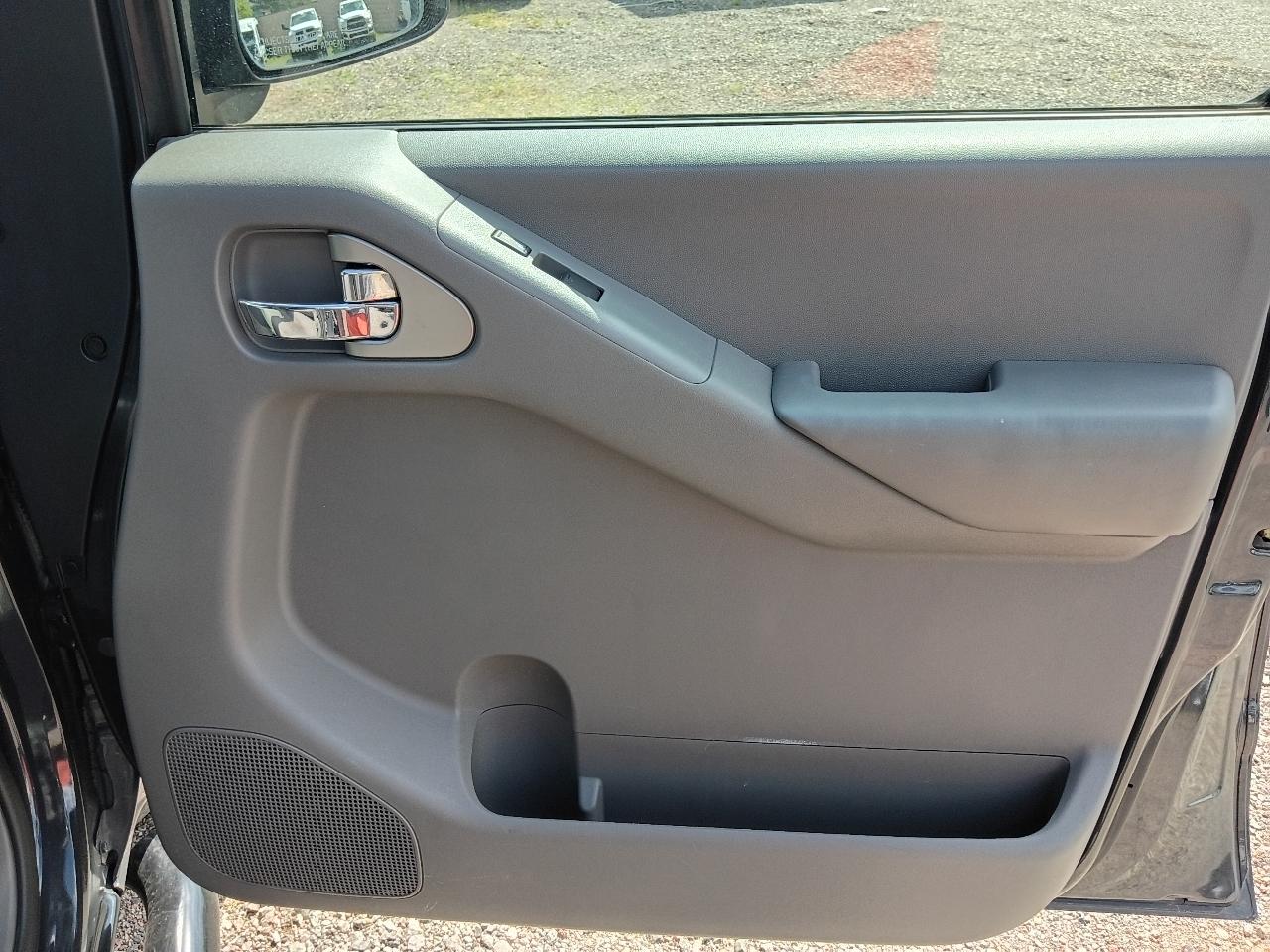 Nissan Frontier S Crew Cab 2WD 2012