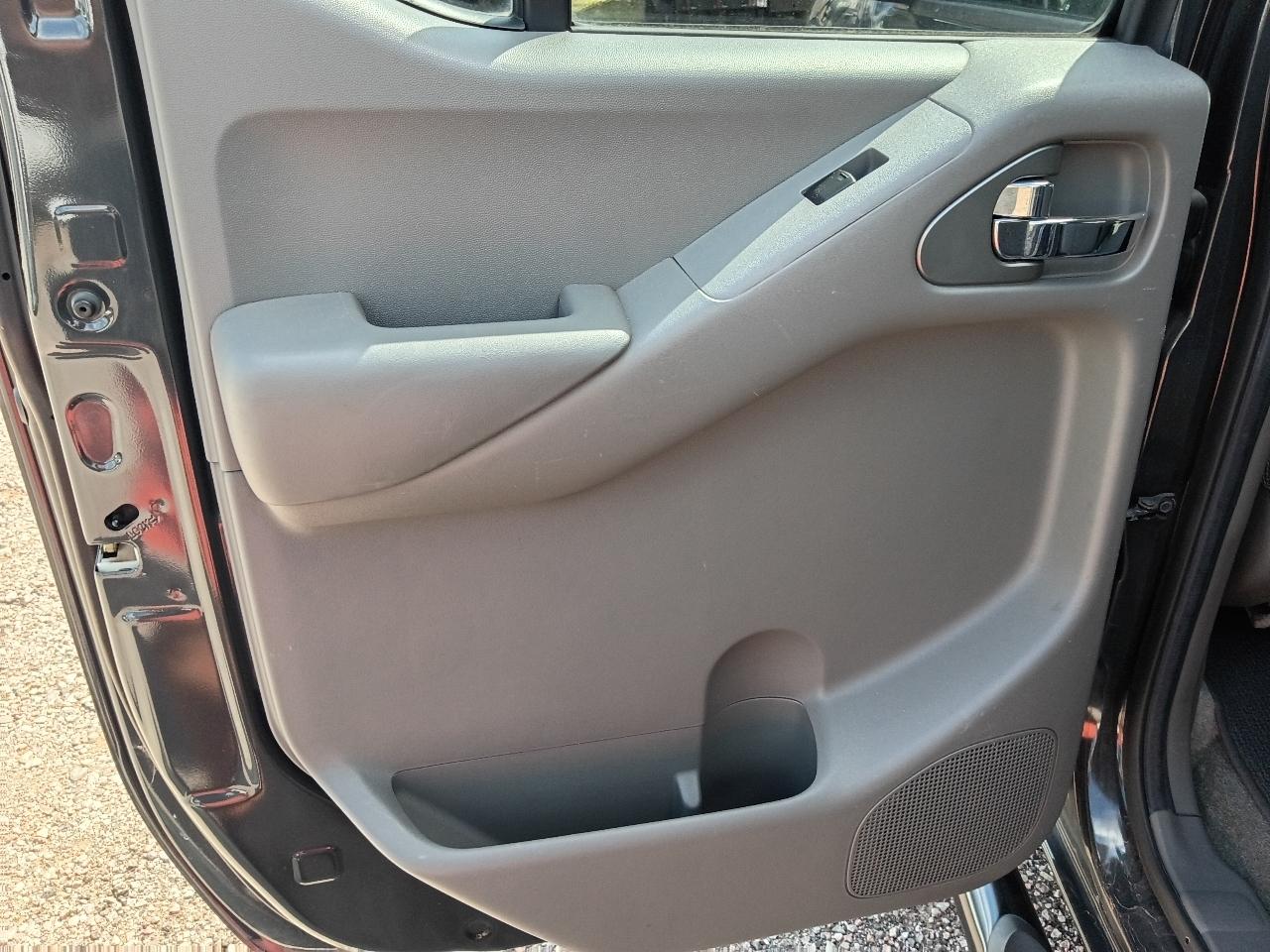 Nissan Frontier S Crew Cab 2WD 2012