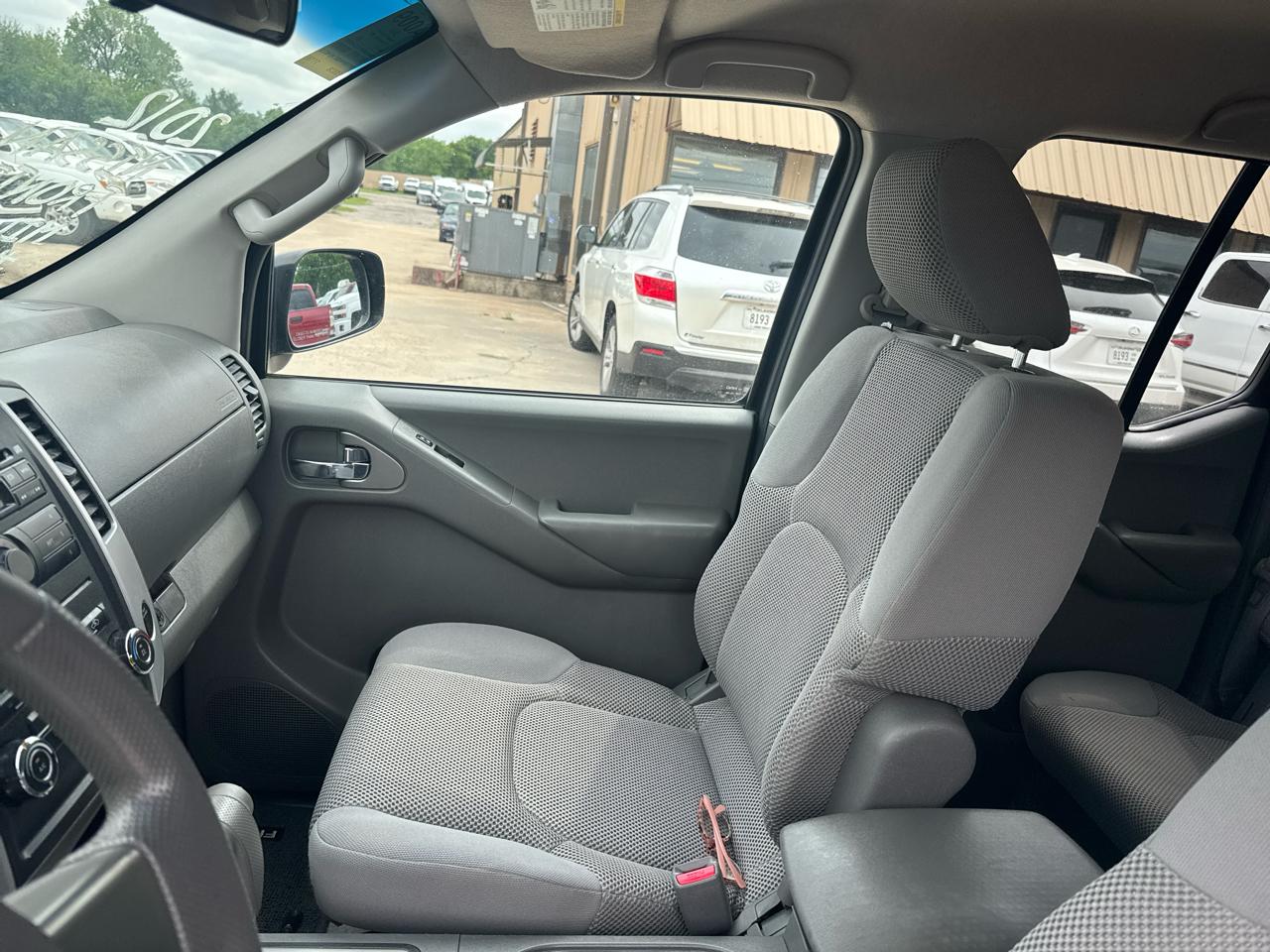 Nissan Frontier S Crew Cab 2WD 2012