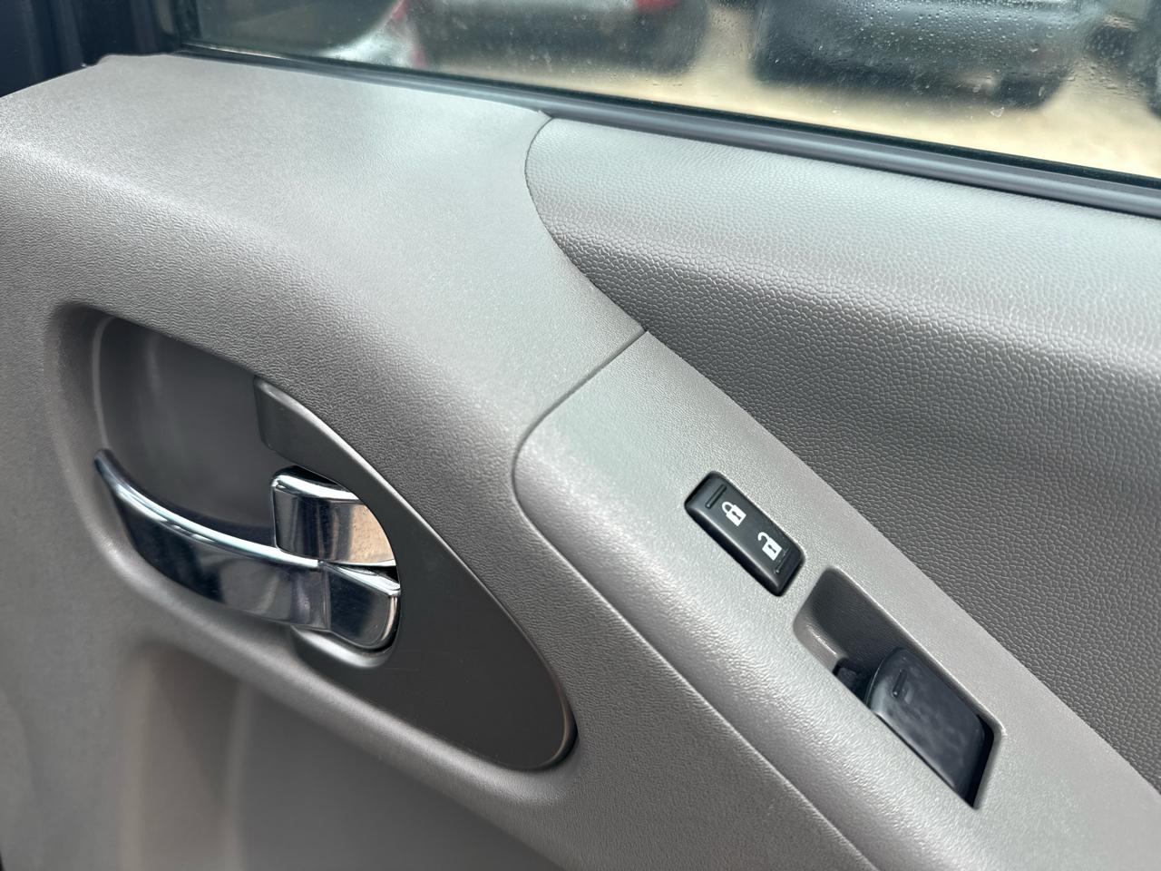 Nissan Frontier S Crew Cab 2WD 2012