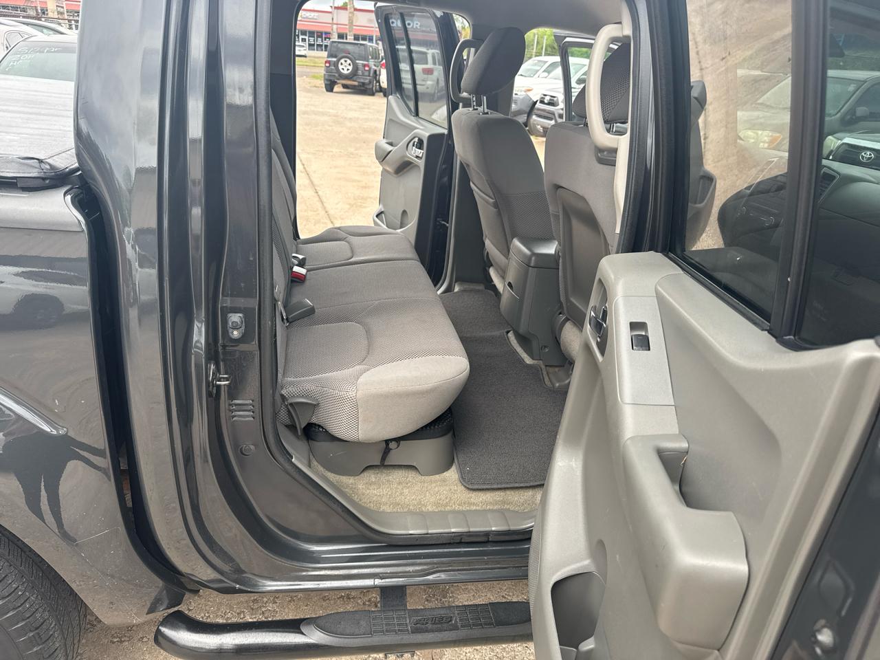 Nissan Frontier S Crew Cab 2WD 2012