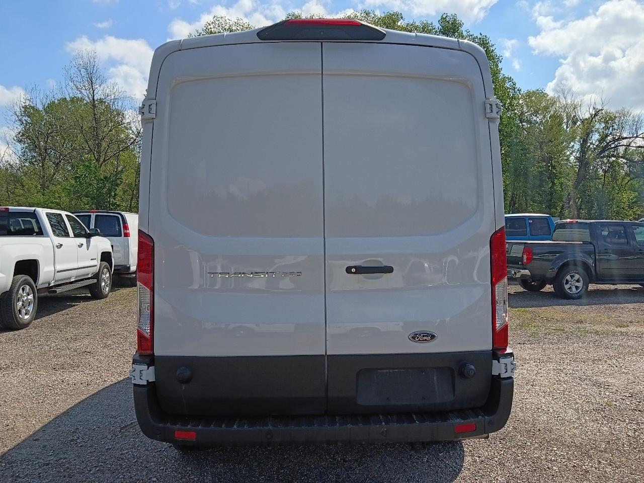 Ford Transit 250 Van Med. Roof w/Sliding Pass. 130-in. WB 2021