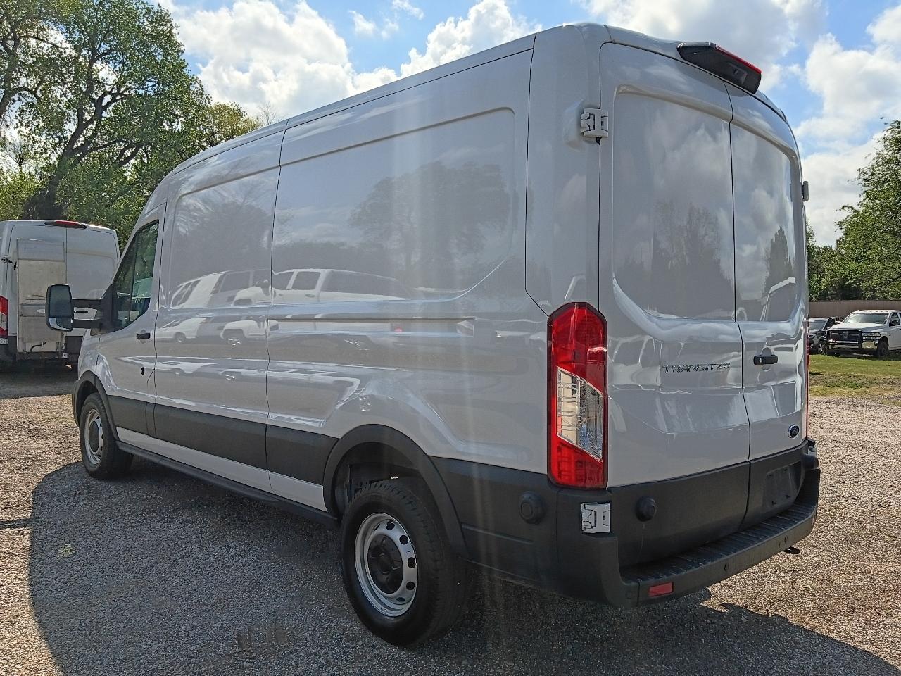 Ford Transit 250 Van Med. Roof w/Sliding Pass. 130-in. WB 2021