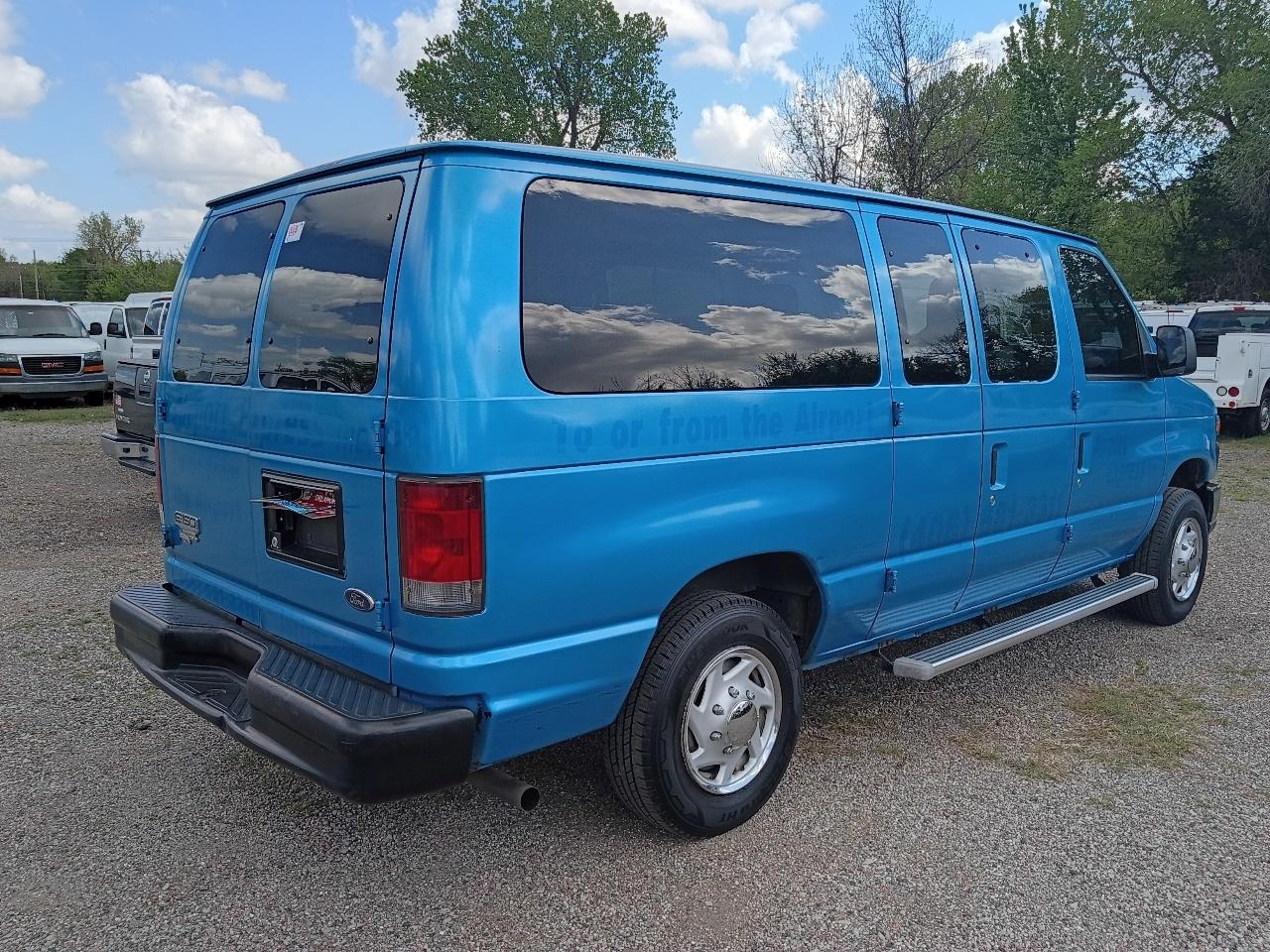 Ford Econoline E-150 XL 2009