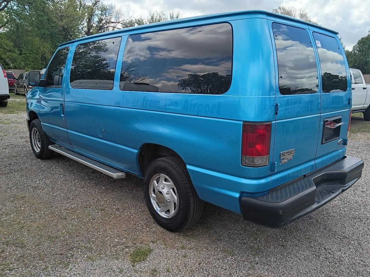 Ford Econoline E-150 XL 2009