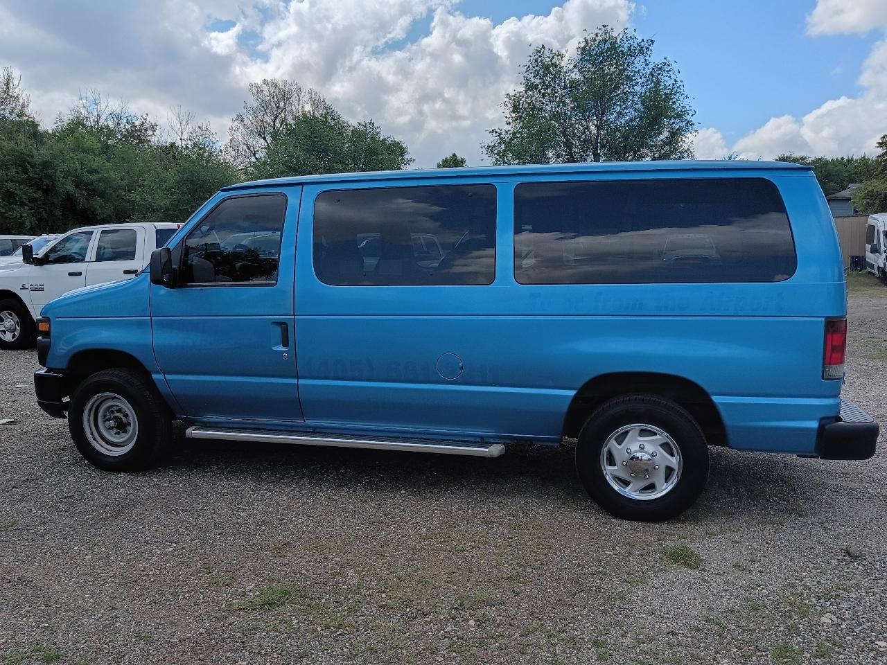 Ford Econoline E-150 XL 2009